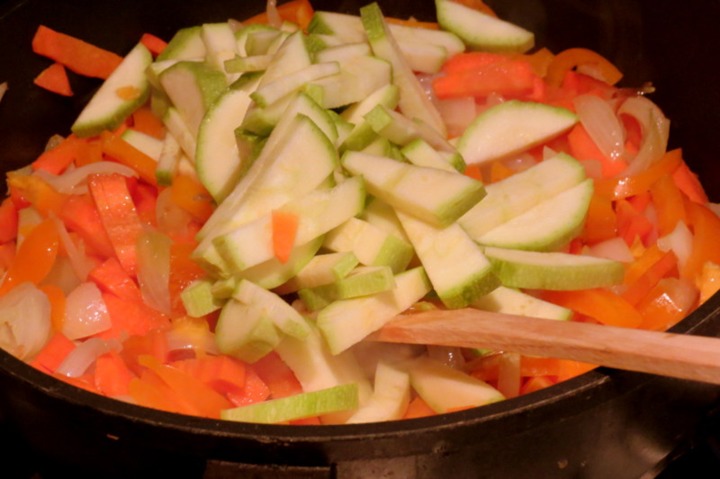 Гречаники с овощным соусом