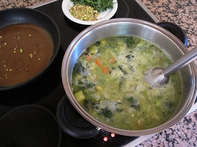 Зеленый крем-суп с фасолью