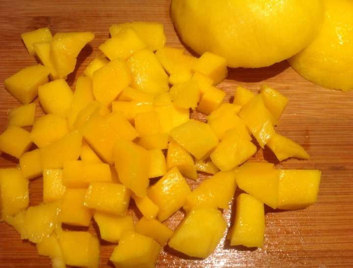 Мини-торты с манго
