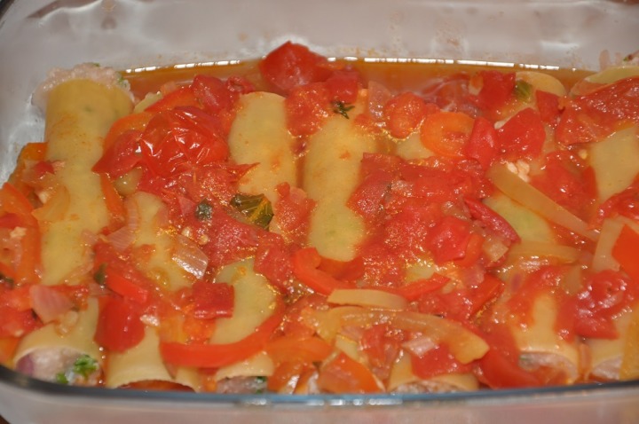 Каннелони с острым томатным соусом